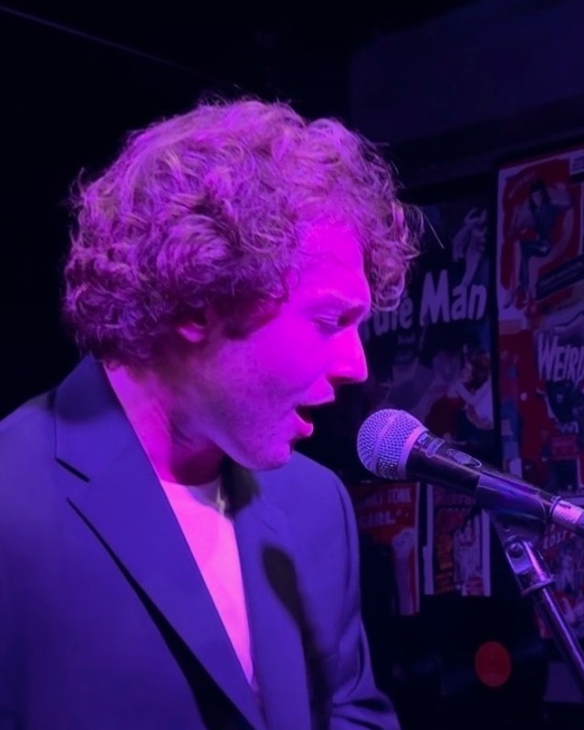 Elijah Stone performing live